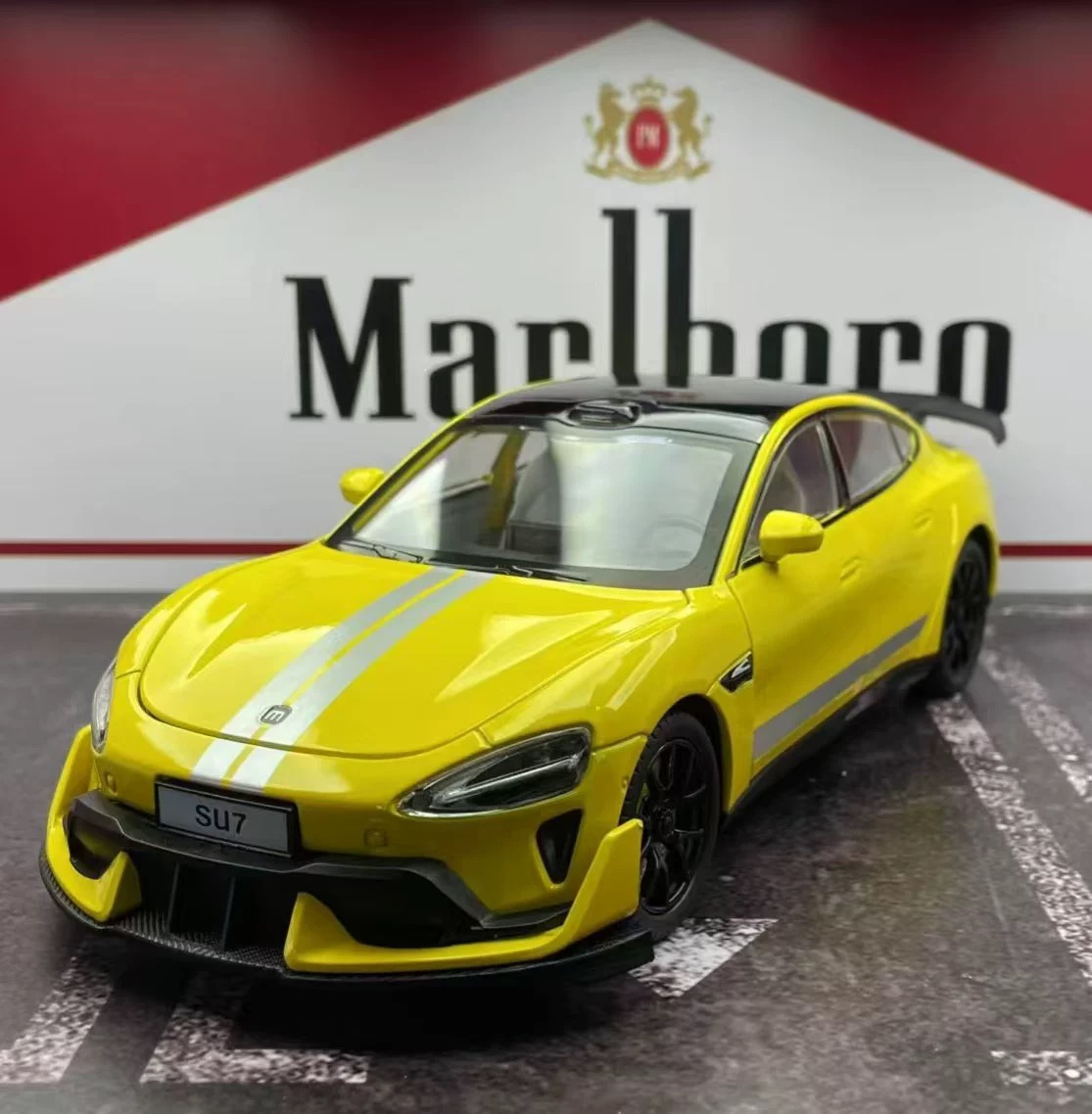 小米su7ultra1.24合金车模