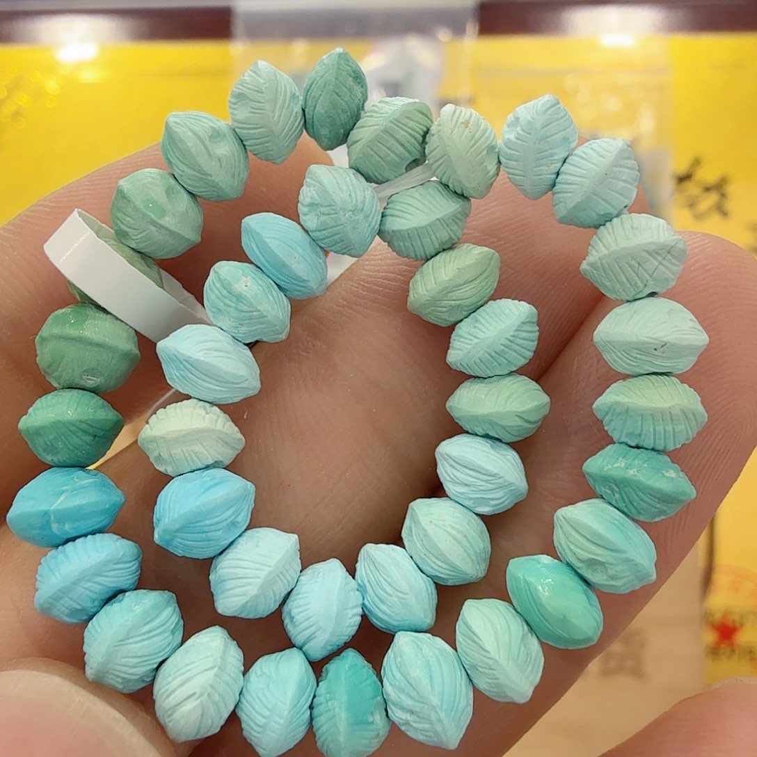 绿松石未镶嵌珠宝奇石