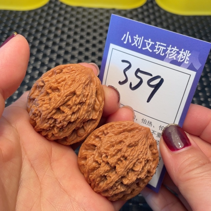 桃核把件38虎头359。。。。。