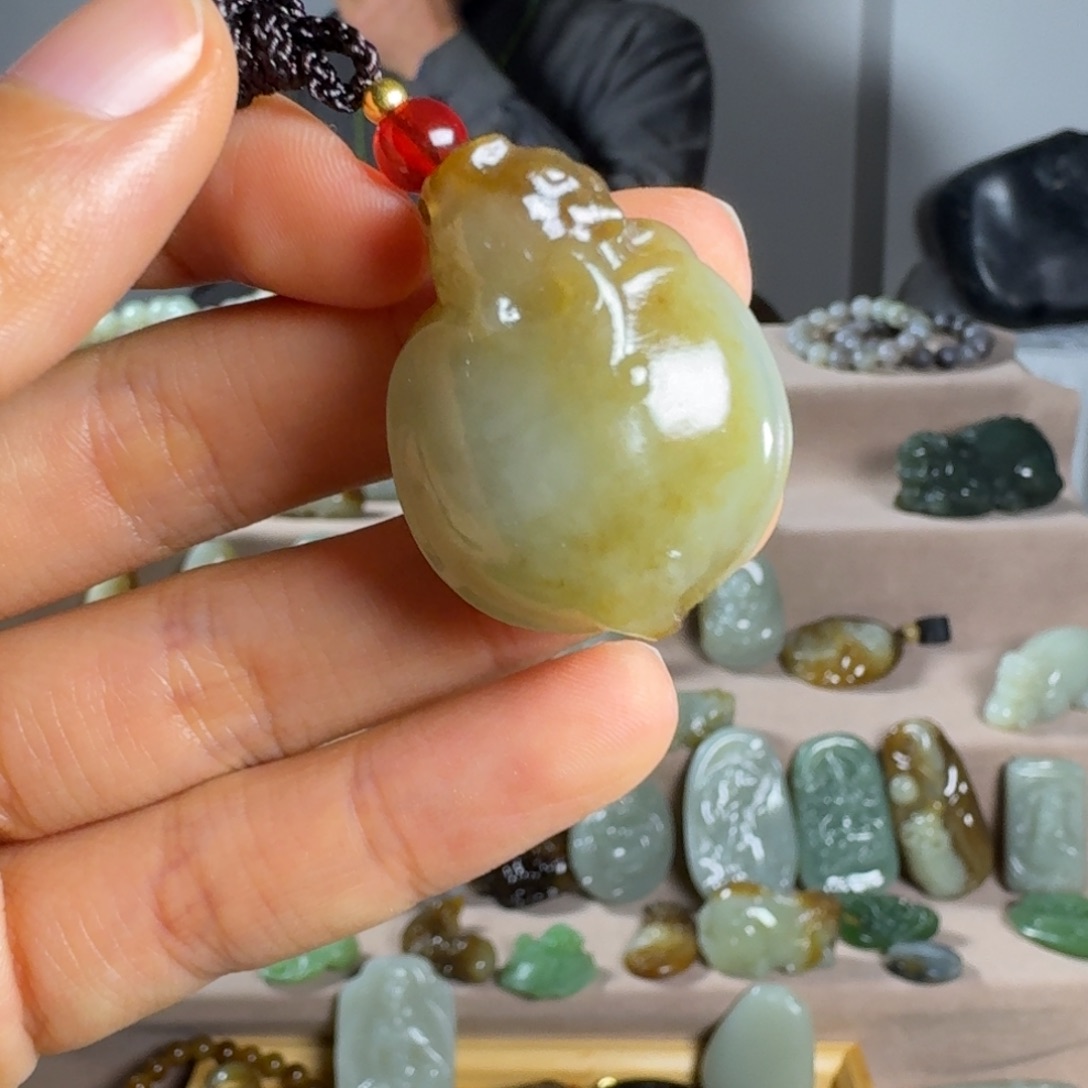 和田玉（糖玉）颈饰未镶嵌