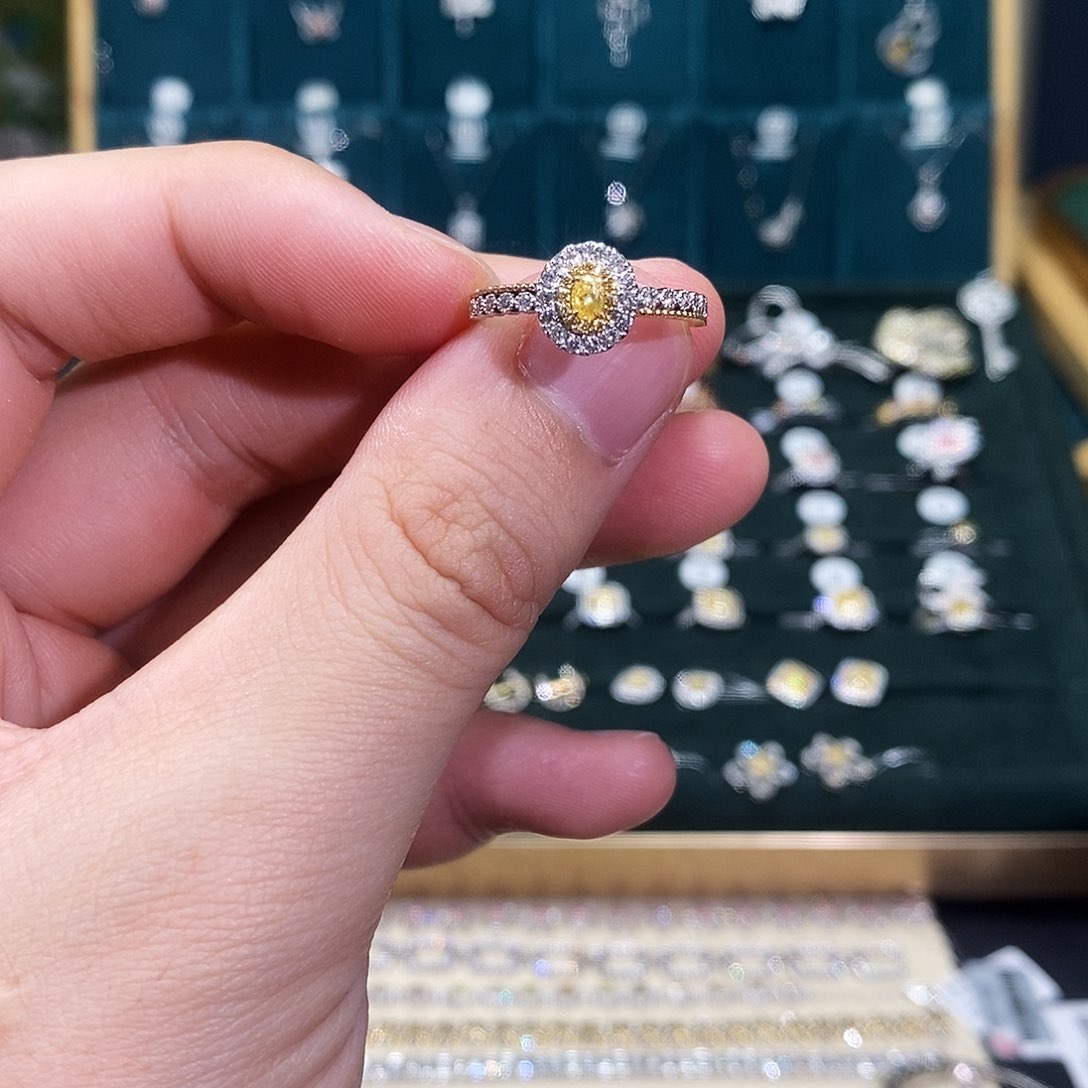 钻石戒指/指环18K金镶嵌戒指