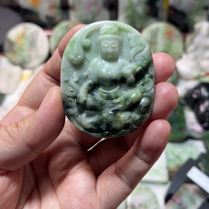 独山玉未镶嵌颈饰