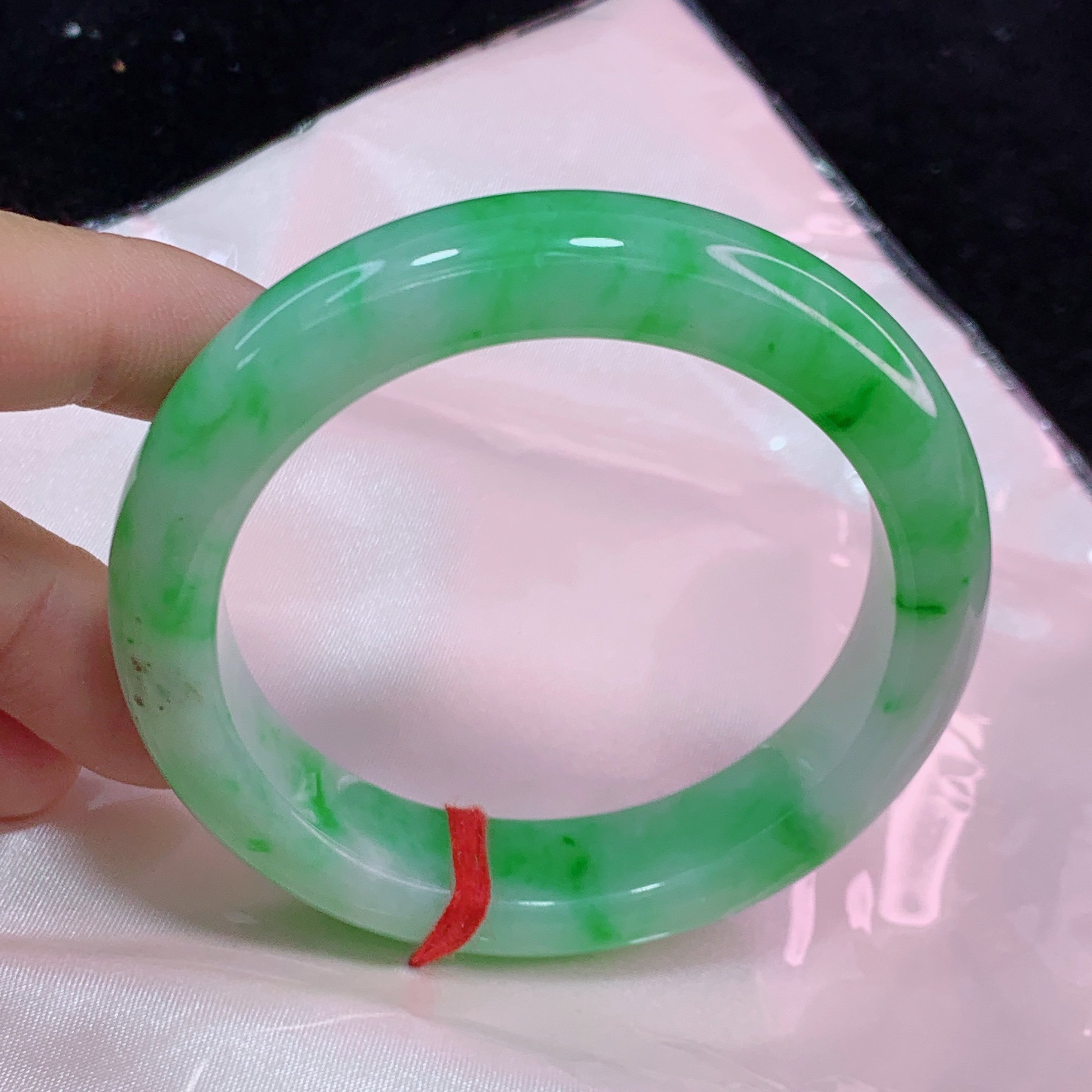 缅甸天然A货翡翠手镯冰透上档次毕业色标级别正阳正阳绿5657圈