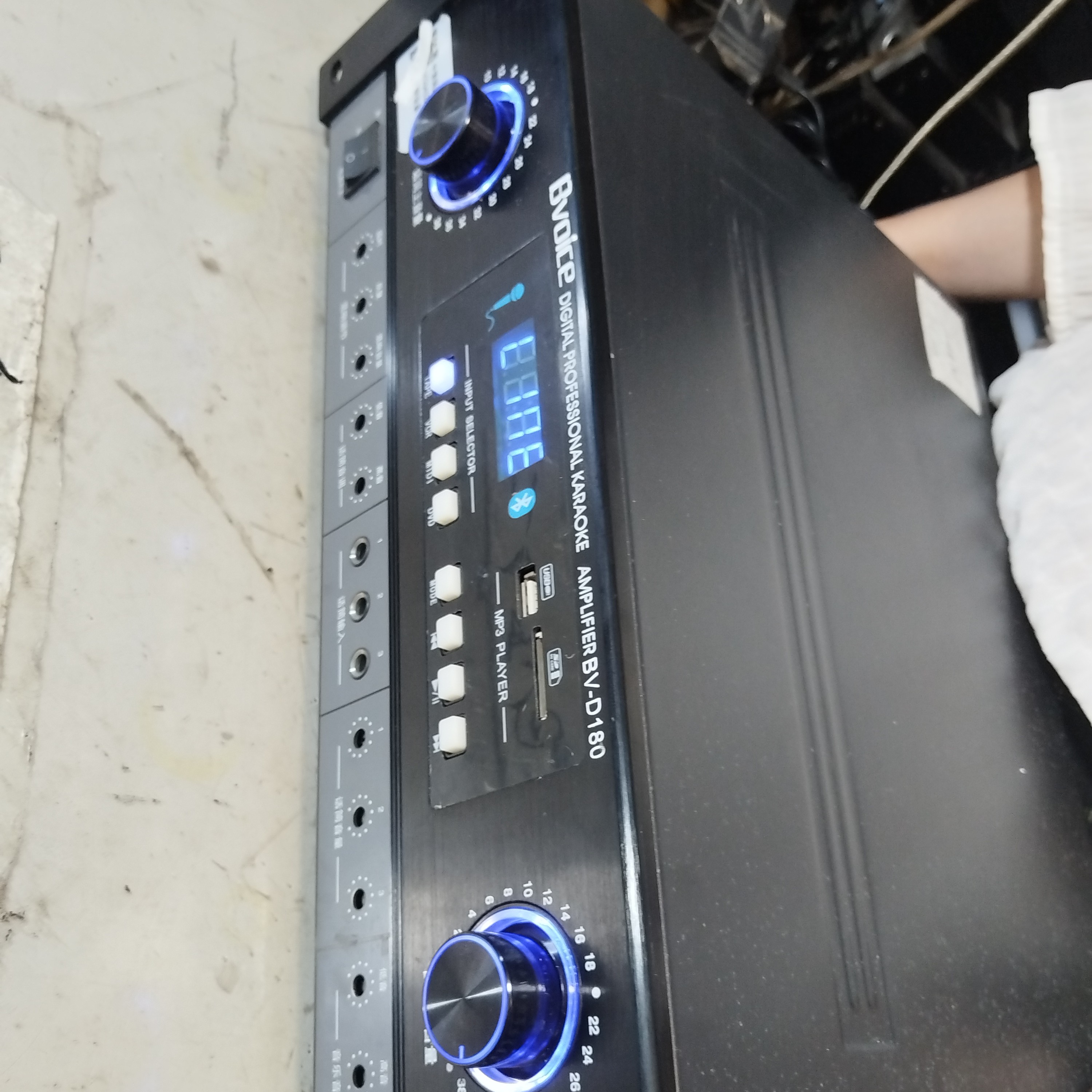 8新  蓝牙功放一台，不包邮费，不支持七天无理由退货