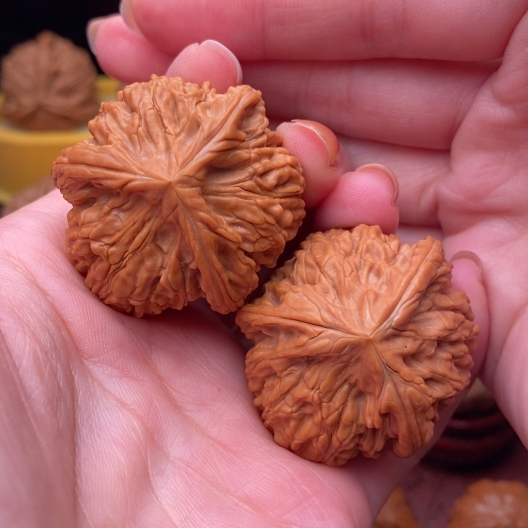 文玩核桃把件玉龙奔40