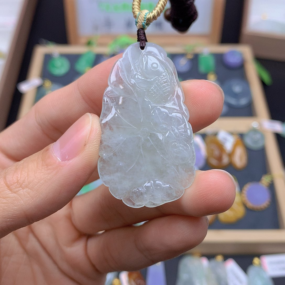 翡翠颈饰未镶嵌翡翠