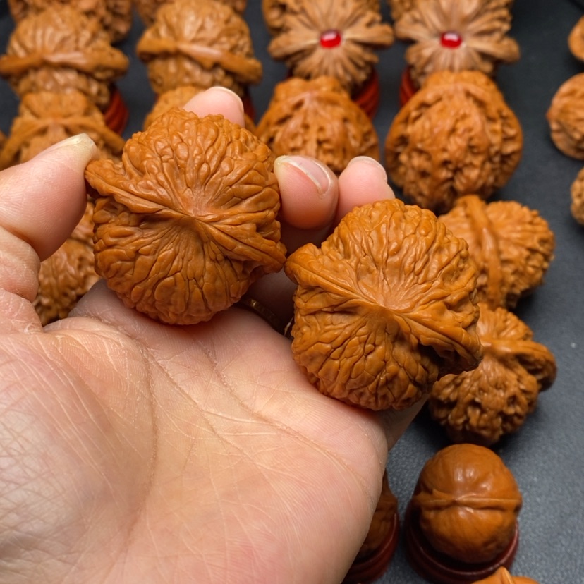 【闪购商品】文玩核桃把件44绣球