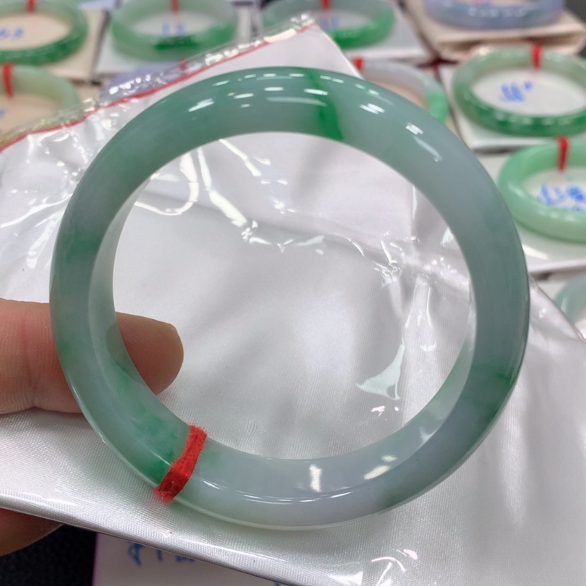 【闪购商品】翡翠手镯未镶嵌翡翠的翡翠手镯