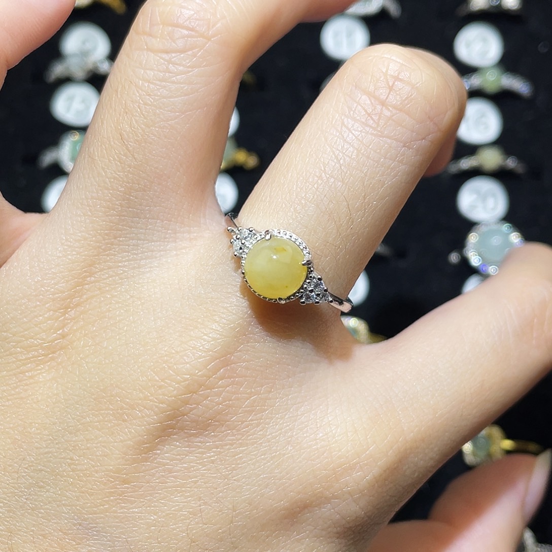 翡翠未镶嵌戒指戒指