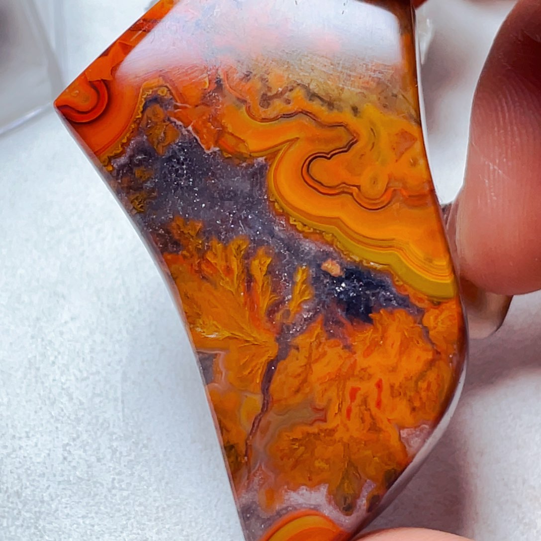 未镶嵌颈饰玛瑙/玉髓静*