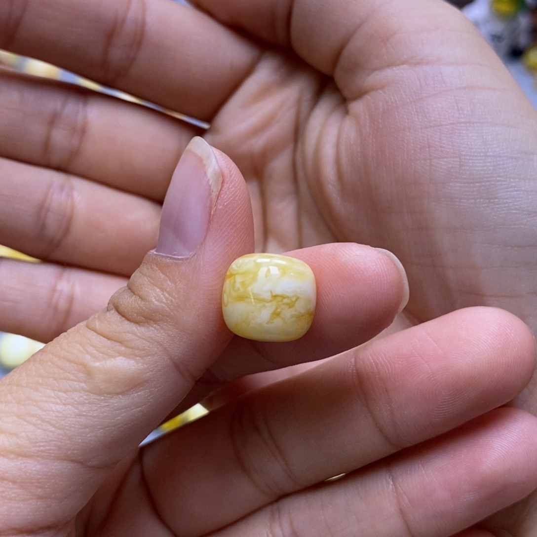 琥珀未镶嵌珠宝奇石12.3