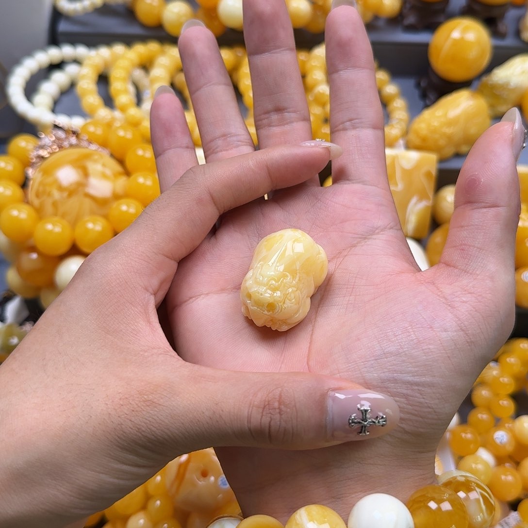 未镶嵌琥珀珠宝奇石貔貅