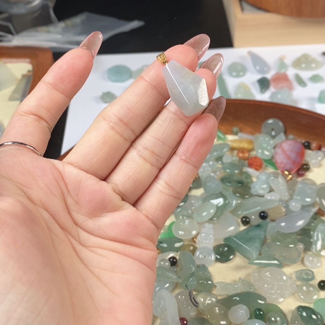 翡翠未镶嵌挂件翡翠