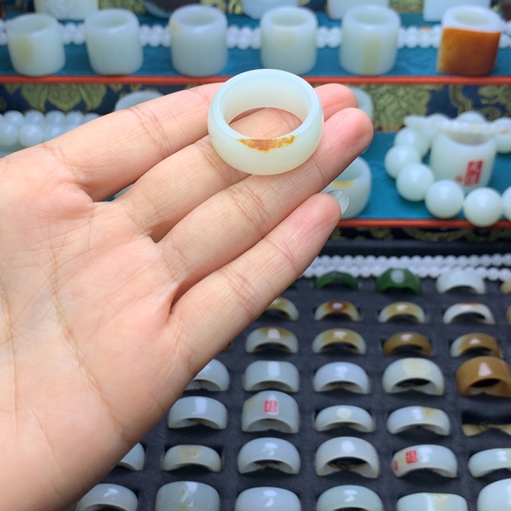 用***3和田玉未镶嵌戒指