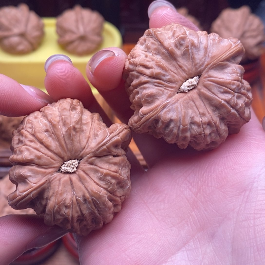 文玩核桃把件L*l42血麒麟