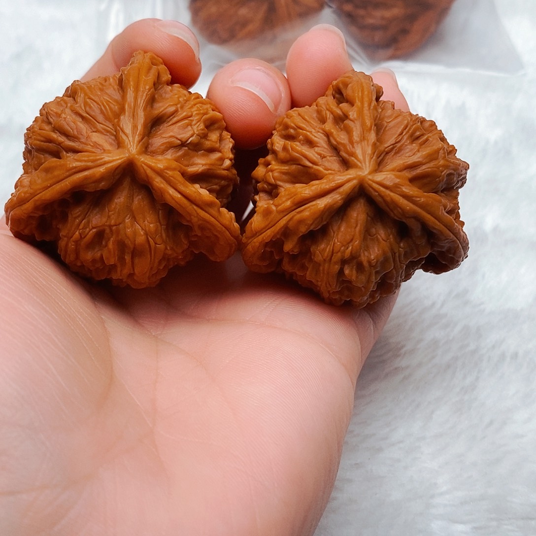 用***6吊坠文玩核桃三棱