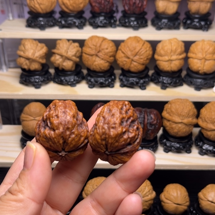 文玩核桃吊坠6w七彩龙脊