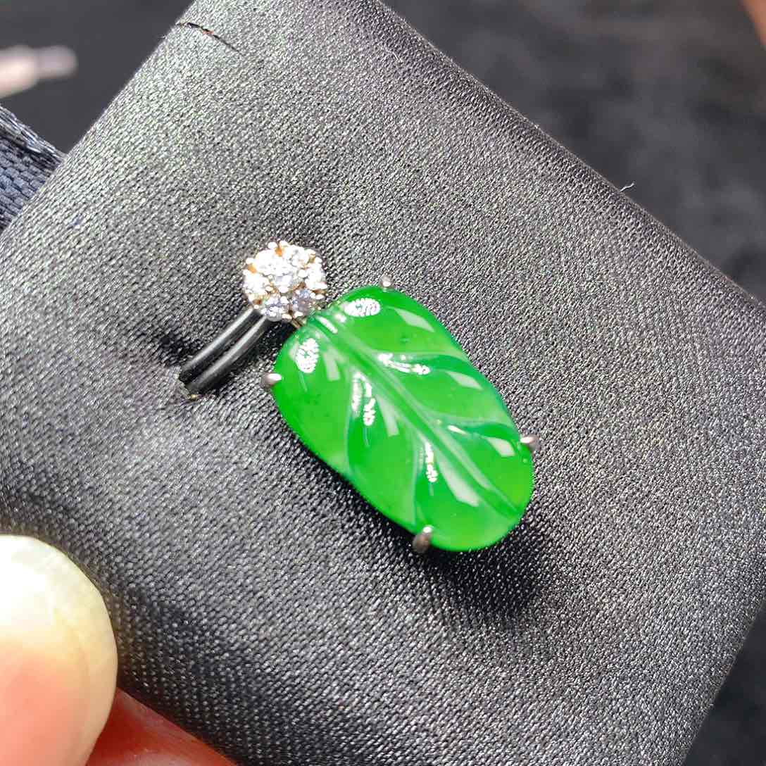 翡翠银S925镶嵌颈饰我