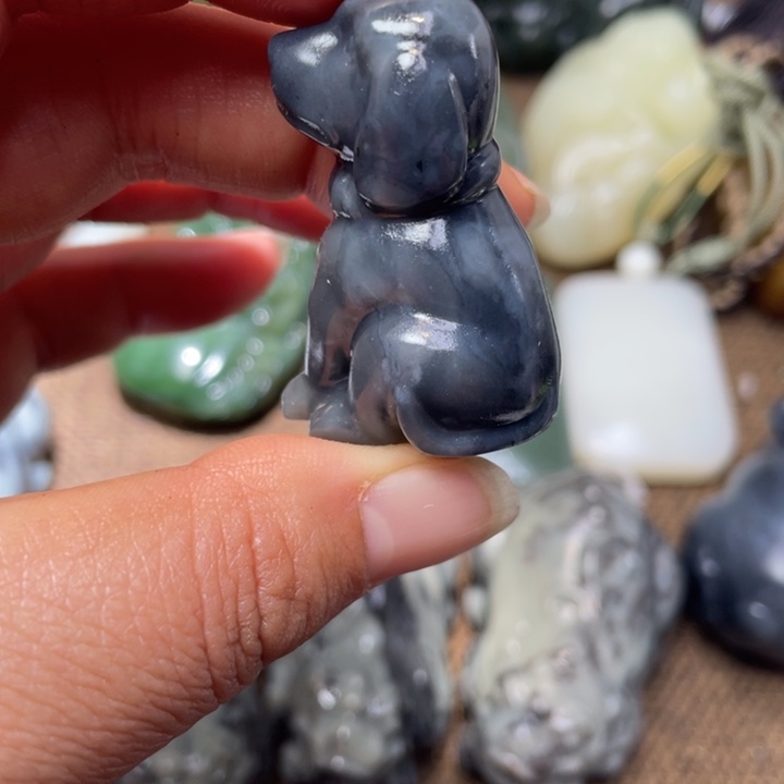 和田玉未镶嵌把件