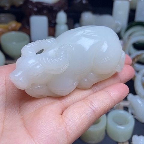 和田玉未镶嵌颈饰有**贤