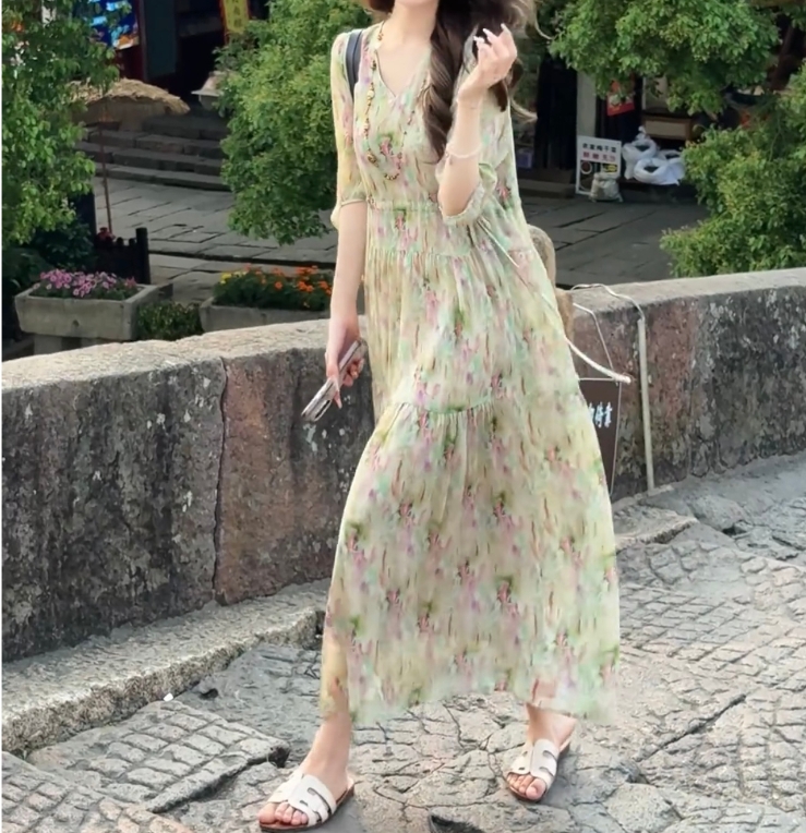 碎花连衣裙显瘦颜色图片色颜色图片色气质时尚夏季复古法式收腰