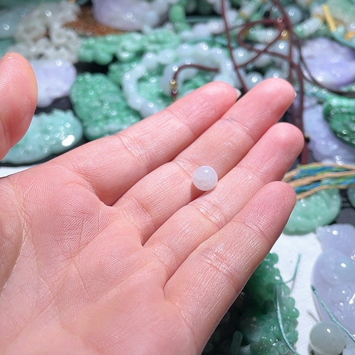 翡翠未镶嵌颈饰金**虹天