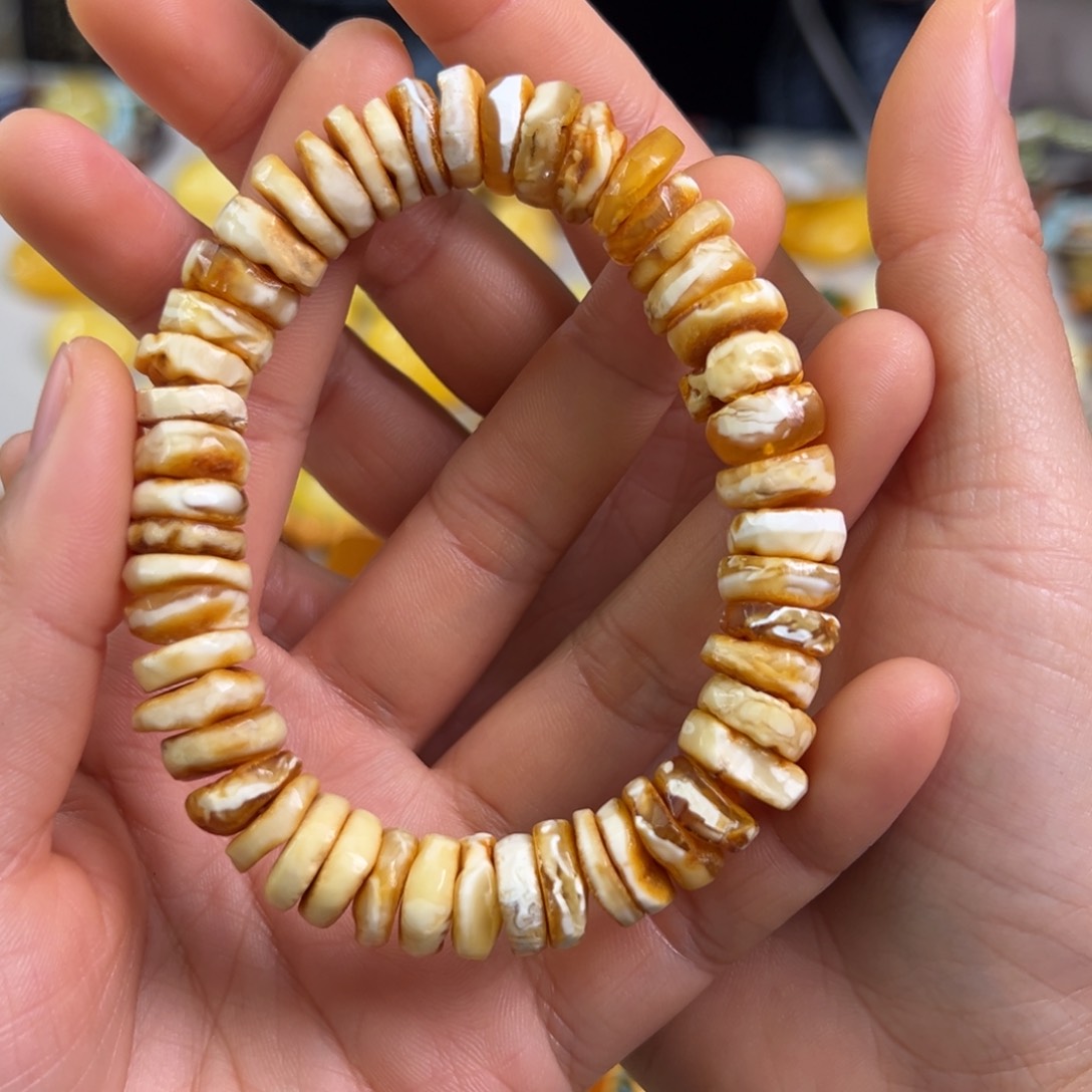 蜜蜡裸石未镶嵌蜜蜡