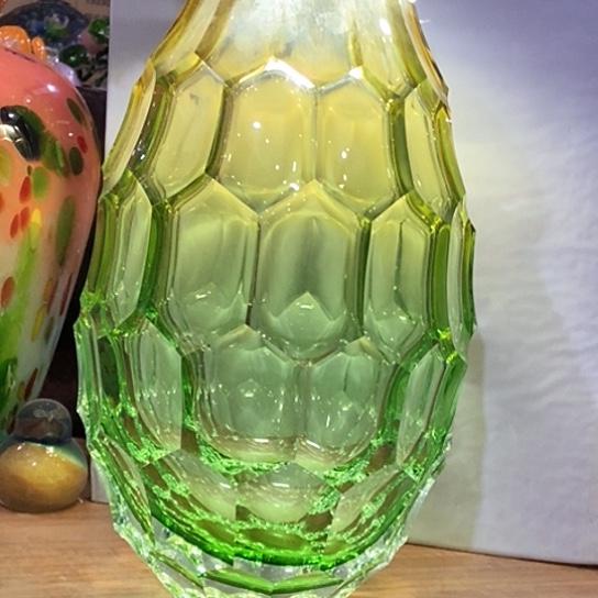 琉璃花瓶高35厘米口径10厘米