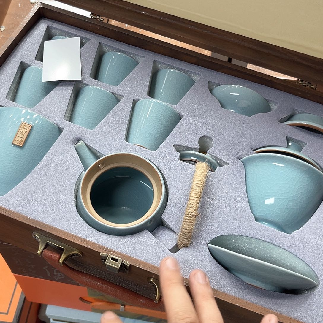 孤品茶具套装等。          