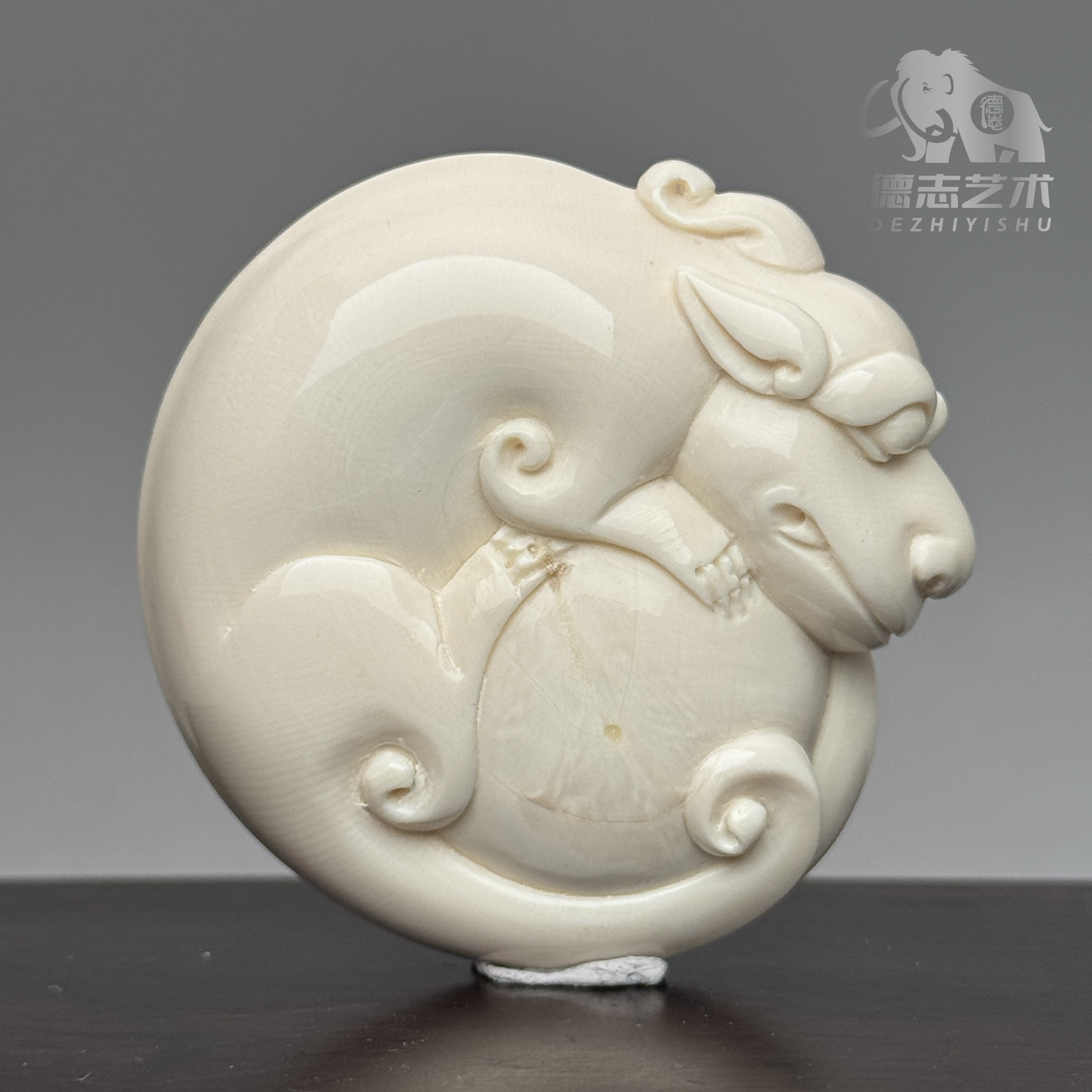 DEZHI/德志53*53*19mm48.6g貔貅手把天然猛犸牙A208