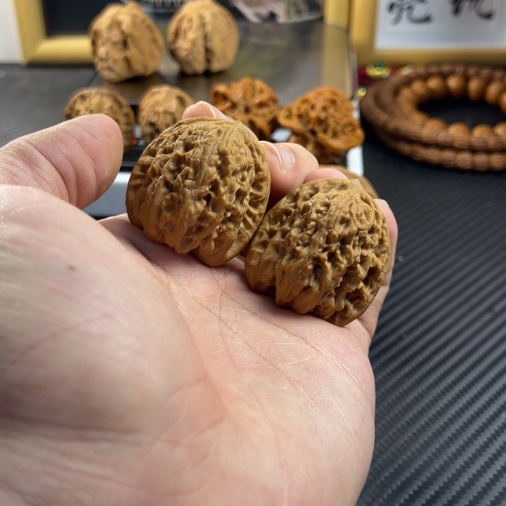 把件文玩核桃35炮弹虎头