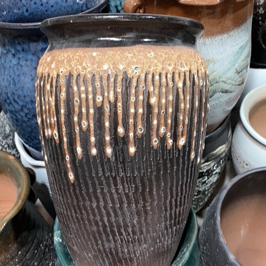 紫砂花盆口20高度30黑流釉