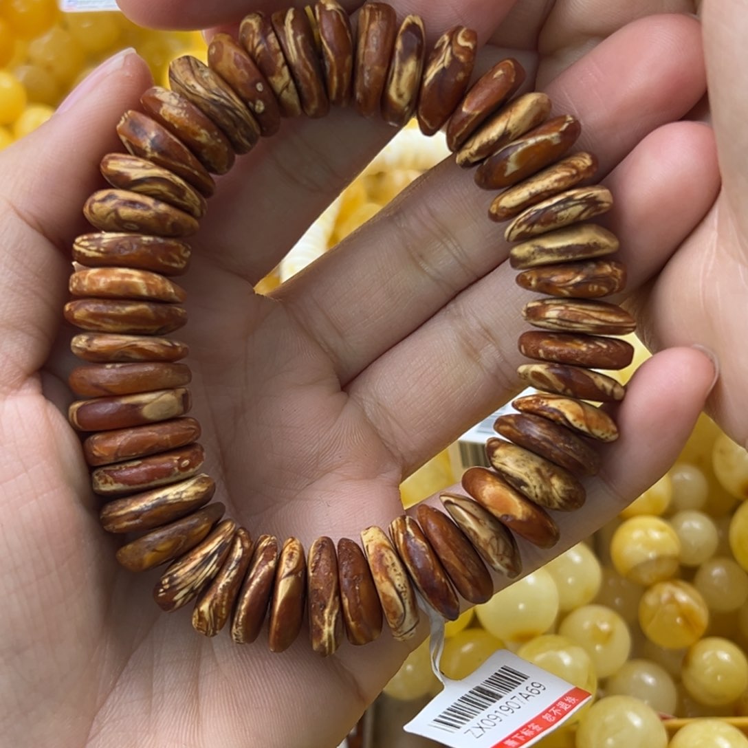 琥珀珠宝奇石未镶嵌