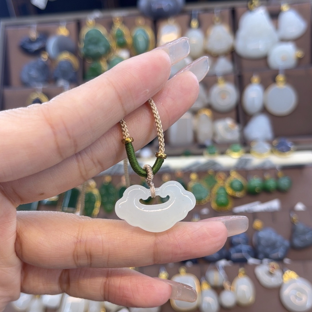 和田玉吊坠未镶嵌