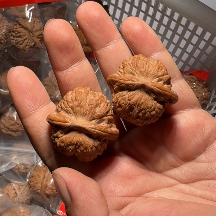 把件文玩核桃633号全品血麒麟37-38mm