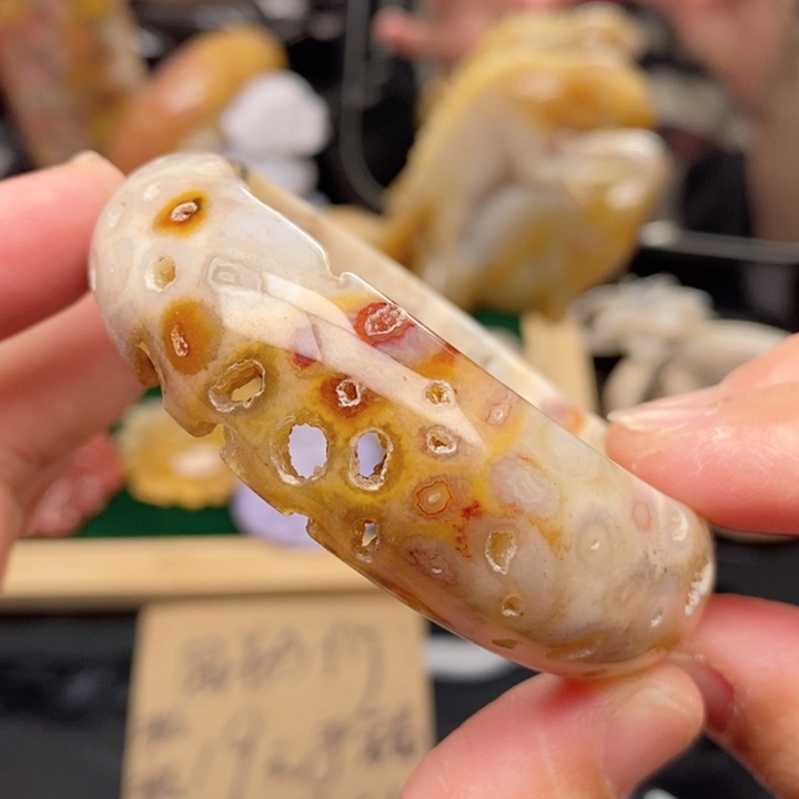 硅化珊瑚（珊瑚玉）手镯未镶嵌52