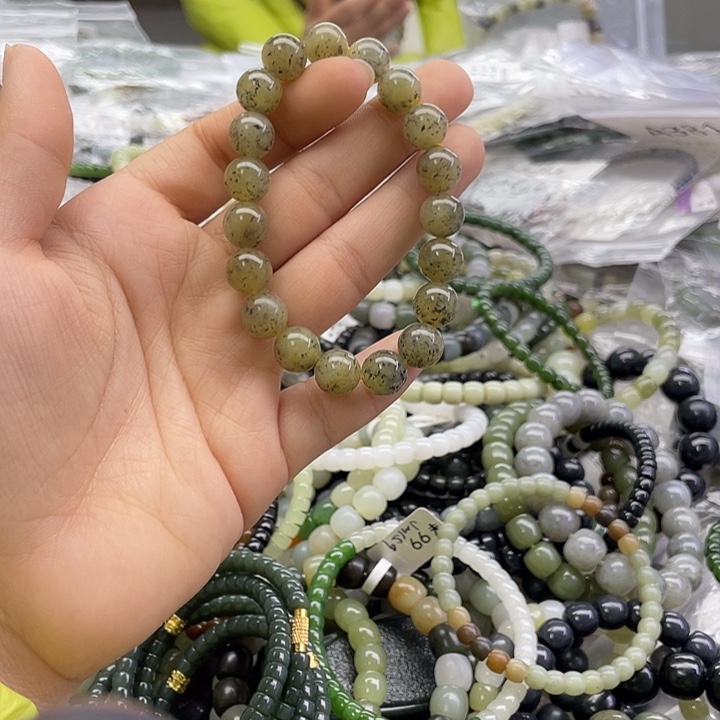 和田玉未镶嵌手串