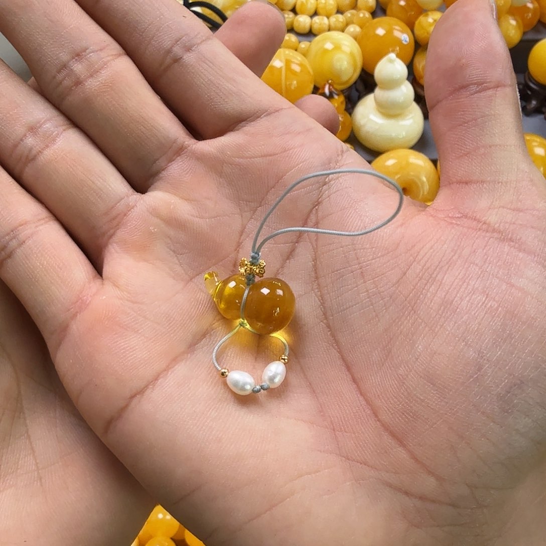 琥珀珠宝奇石未镶嵌