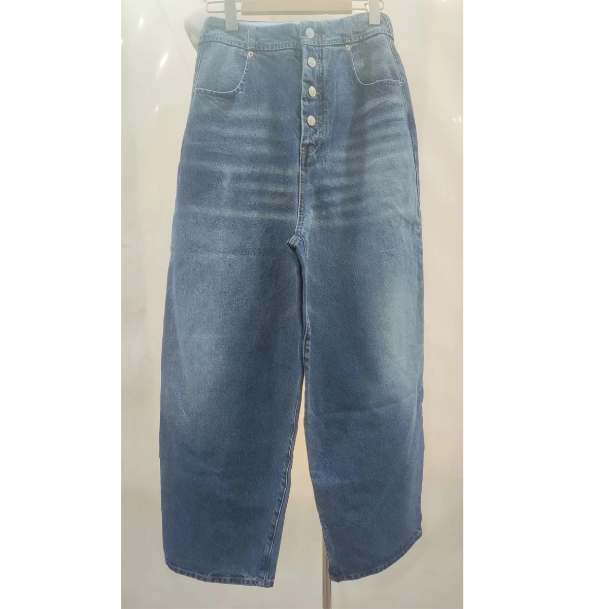 新款时尚百搭四扣牛仔裤 GA0184