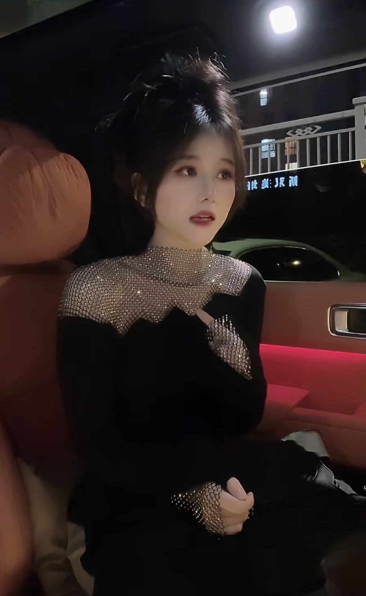 【麦德多】2025AA镂空露肩显瘦气质长袖打底衫263656