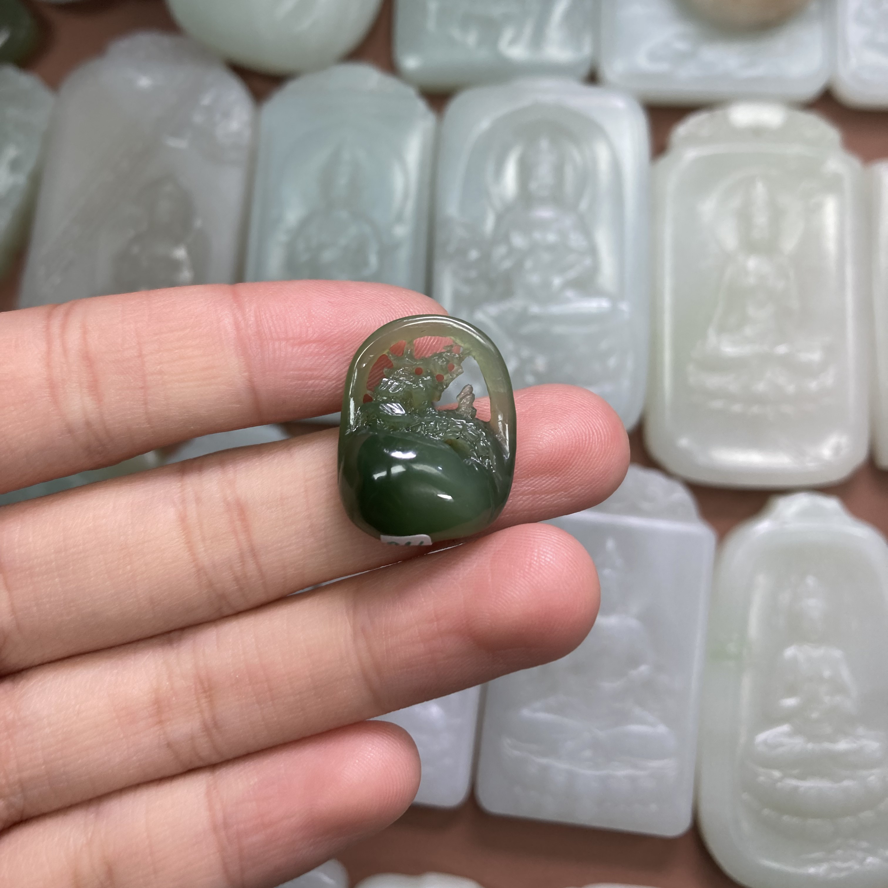 和田玉碧玉猫眼山水小挂坠