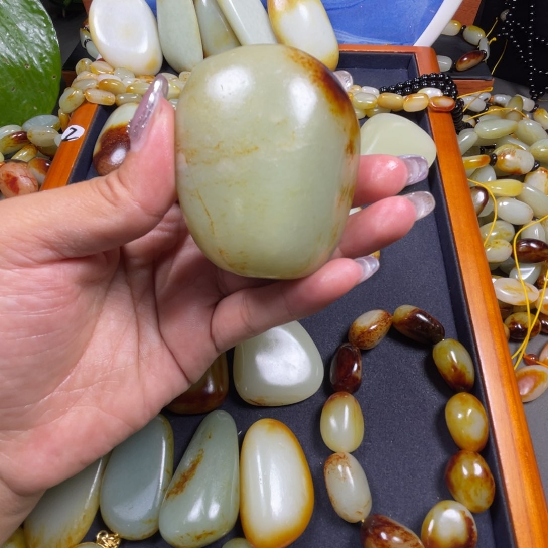 和田玉未镶嵌颈饰风**幻