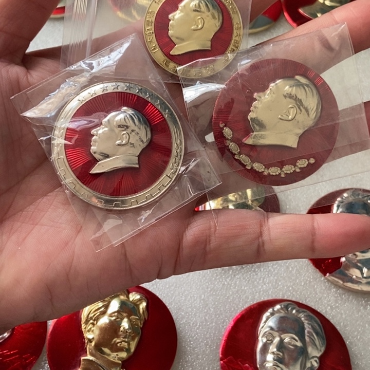 欭***惗有机玻璃红色收藏031