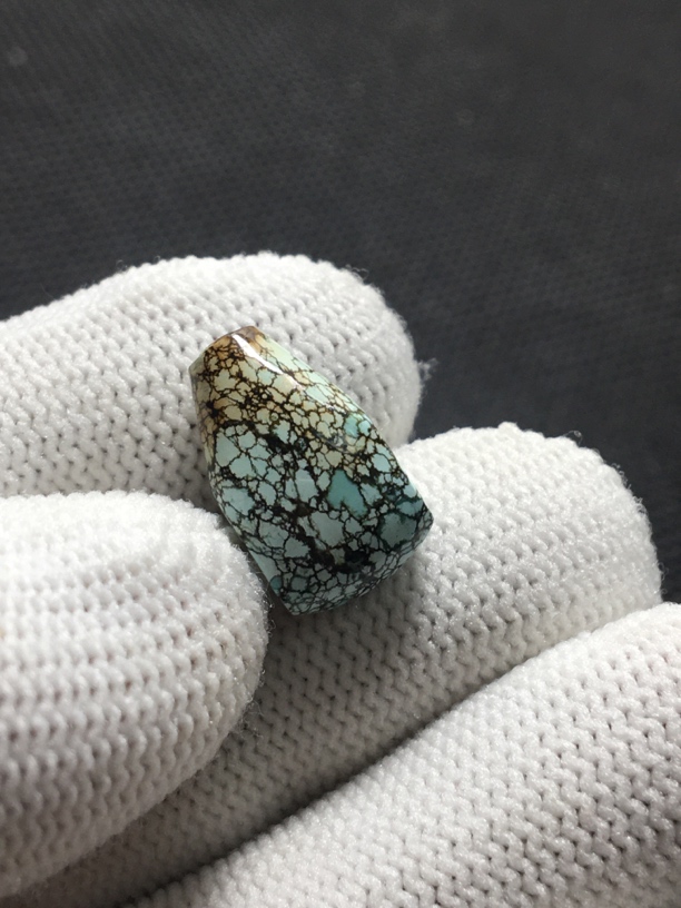 原矿高瓷特色三彩三通，尺寸8.9*7.1*15.1左右
