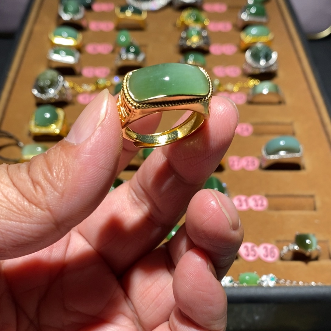 和田玉未镶嵌戒指