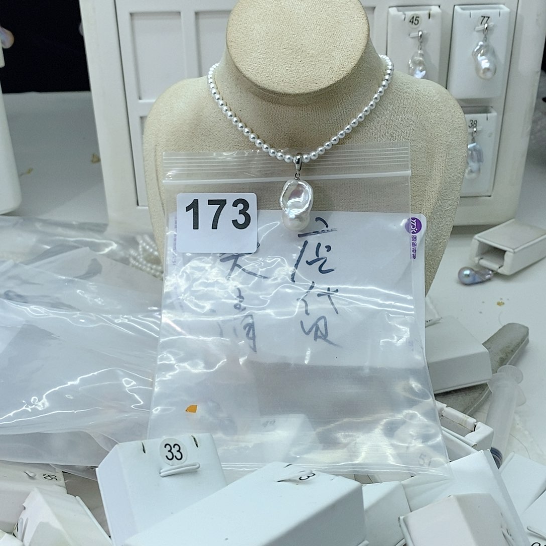 淡水珍珠颈饰合金