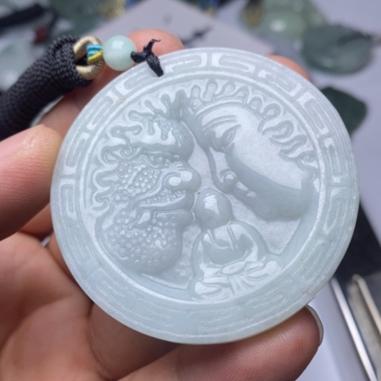 翡翠未镶嵌颈饰翡翠
