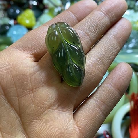 岫玉颈饰未镶嵌挂件