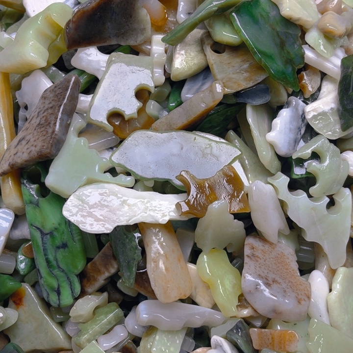 蒲***由和田玉（糖玉）未镶嵌车挂