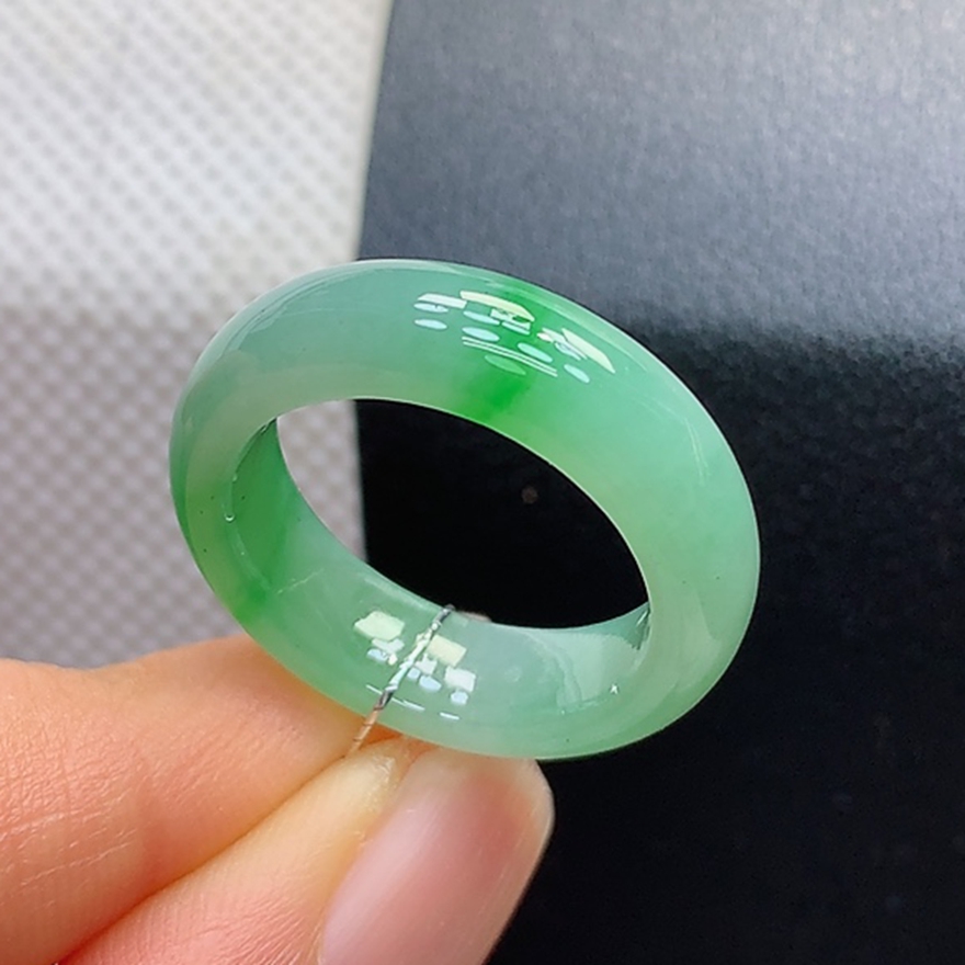 天然A货翡翠戒圈戒指飘绿16号玉指环内径17.8宽6.2厚3.9mm宽边